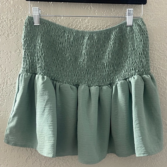 Urban Outfitters Dresses & Skirts - Urban Outfitters Y2K Textured Green Mini Skirt Elastic Waist Large